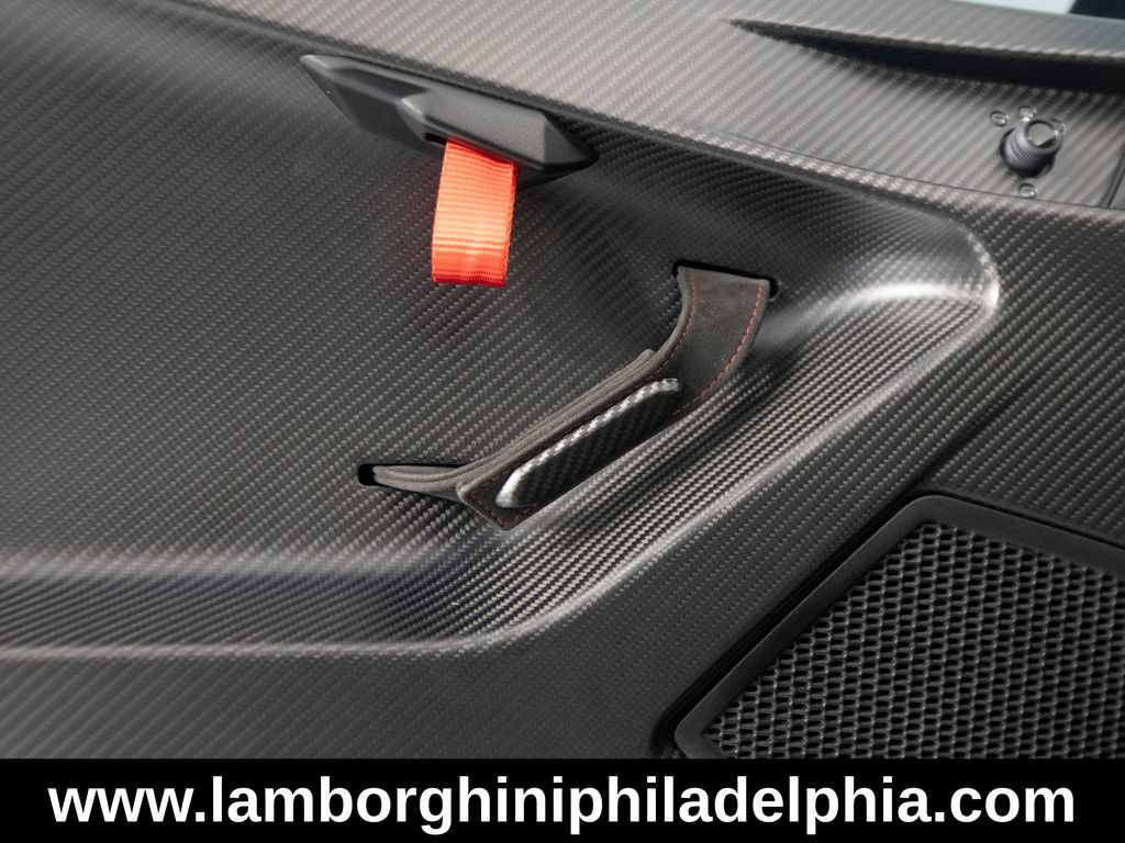 Used 2023 Lamborghini Huracan Tecnica RWD image 16