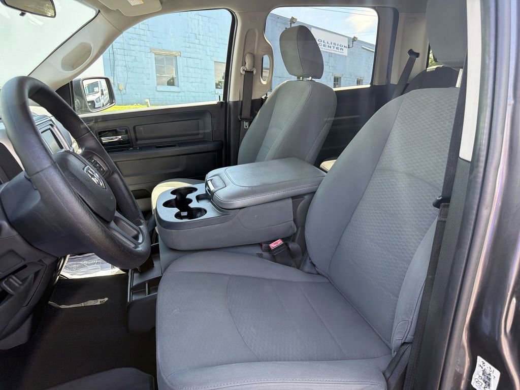 Used 2020 RAM 1500 Classic SLT RWD image 17
