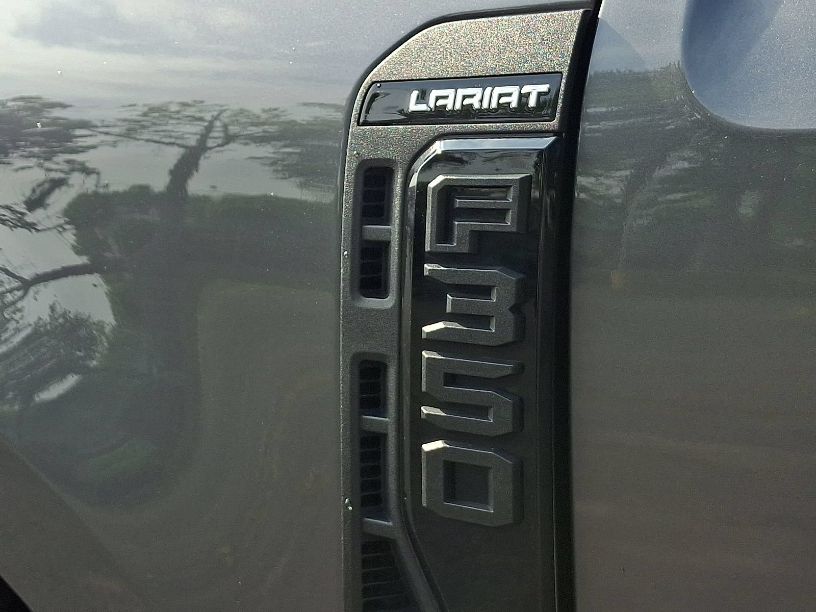 Used 2023 Ford F350 Lariat w/ Lariat Ultimate Package AWD/4WD image 30