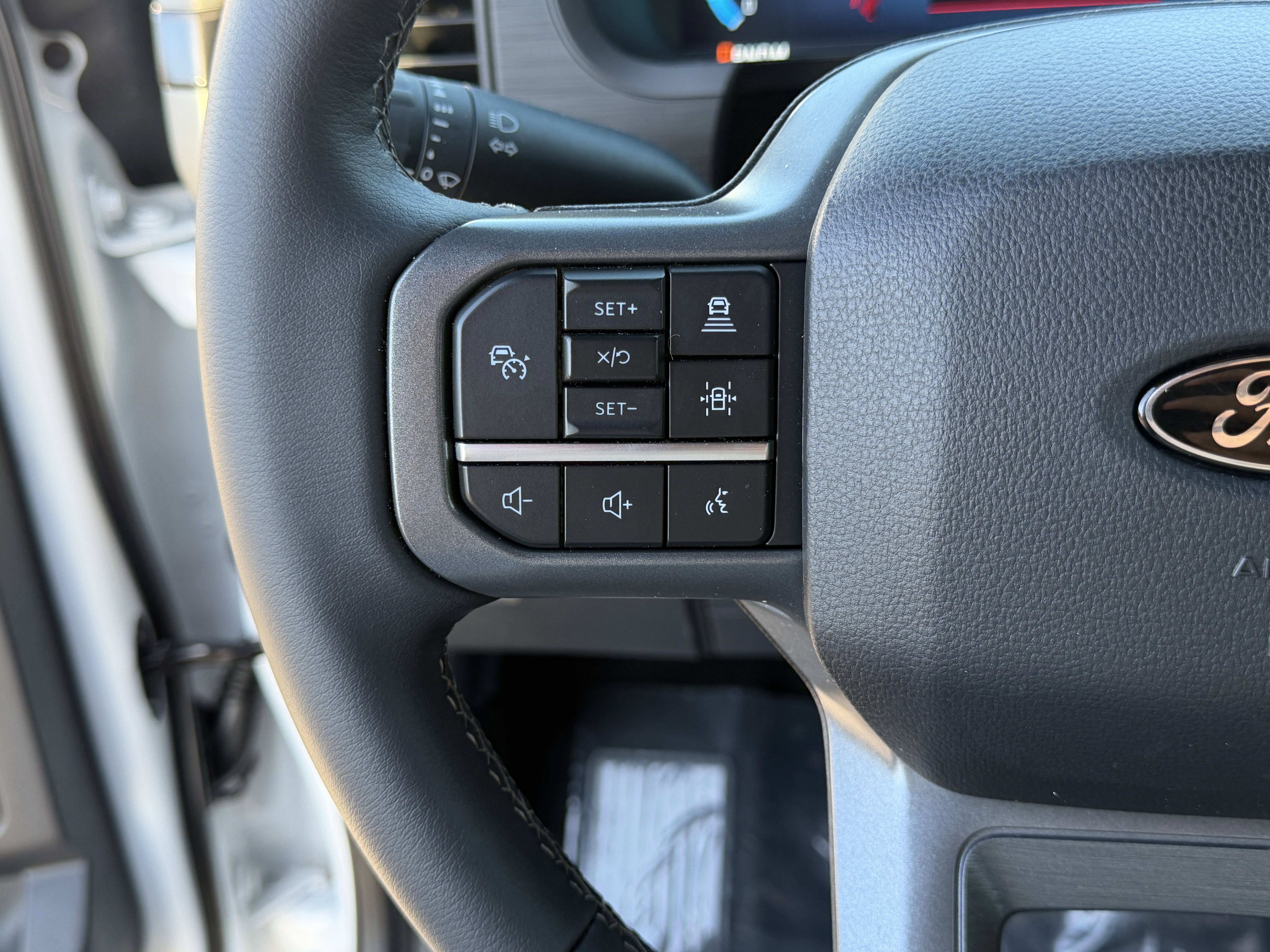 Used 2025 Ford F150 XLT w/ Equipment Group 302A MID image 13