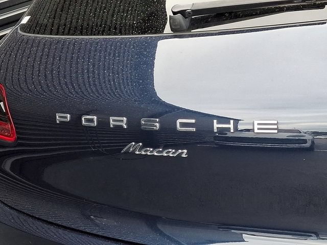 Certified 2018 Porsche Macan AWD/4WD image 34