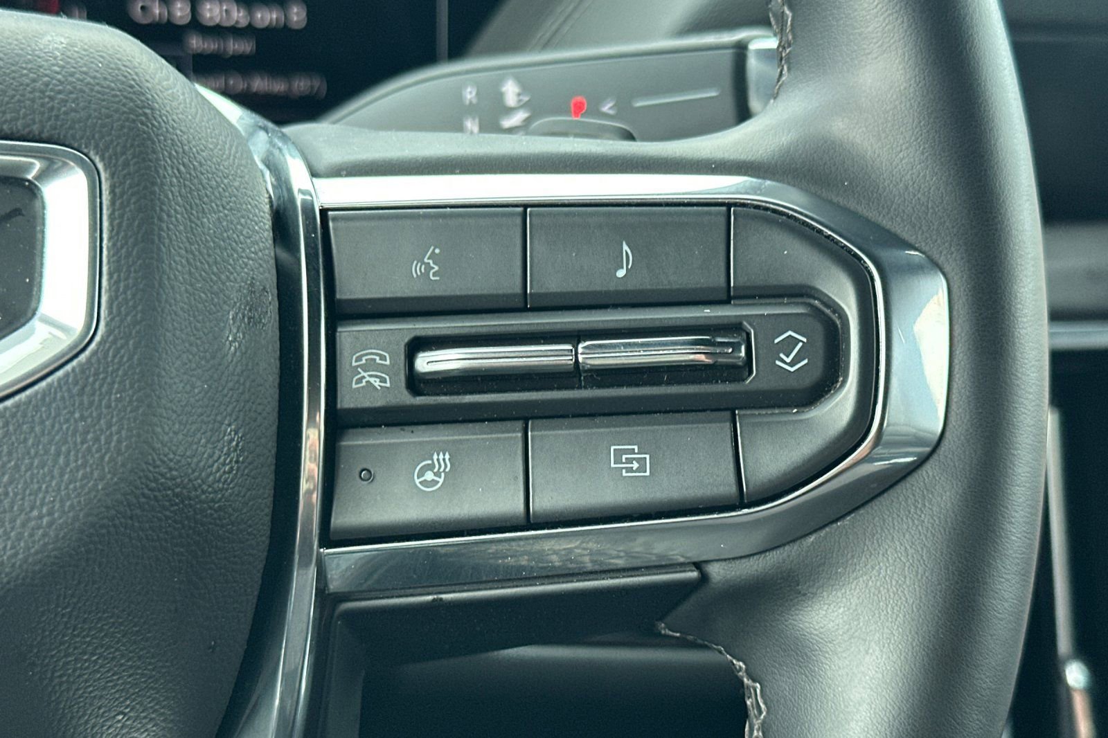 Used 2025 GMC Yukon Denali AWD/4WD image 35