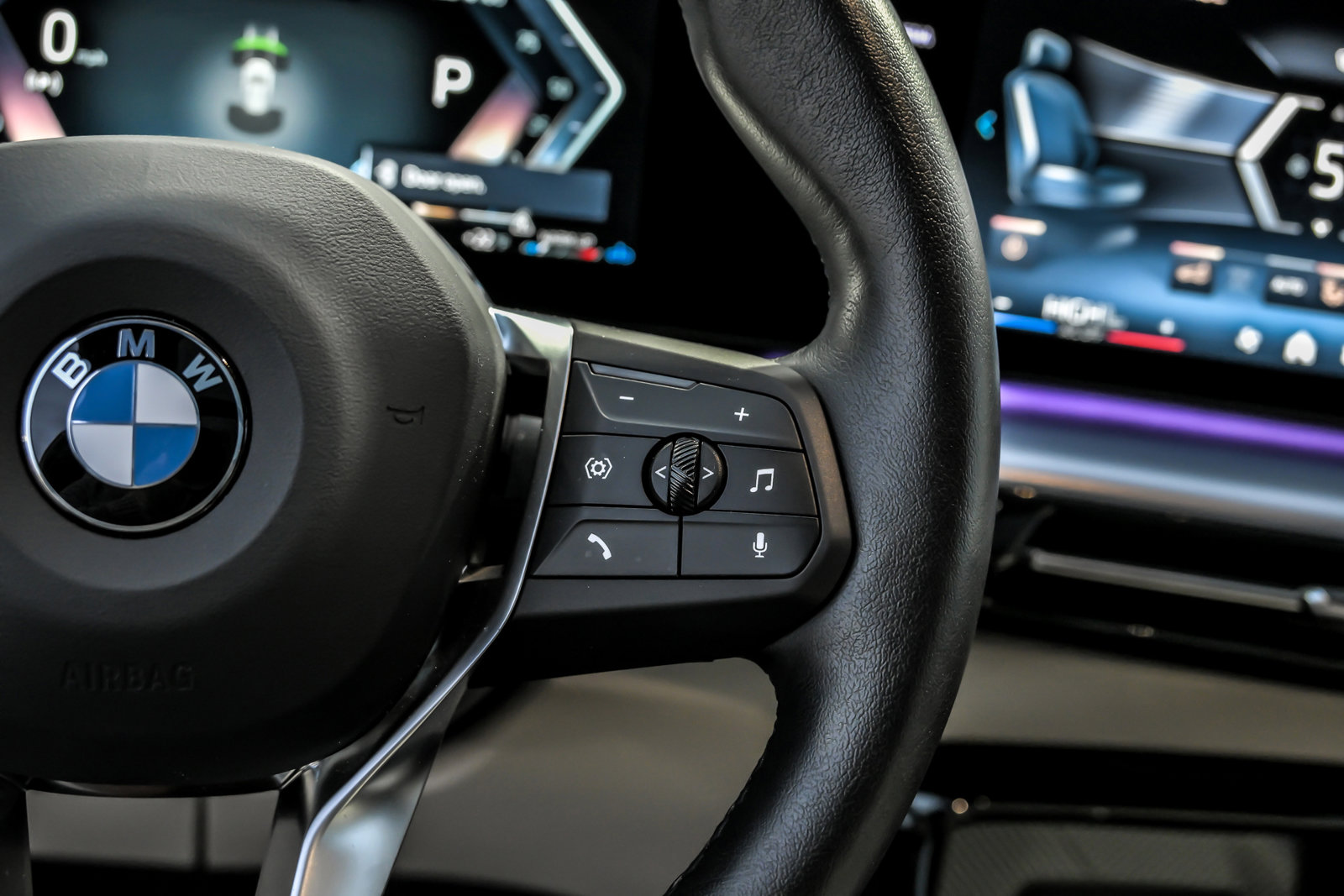 Used 2025 BMW X1 xDrive28i w/ Premium Package image 36