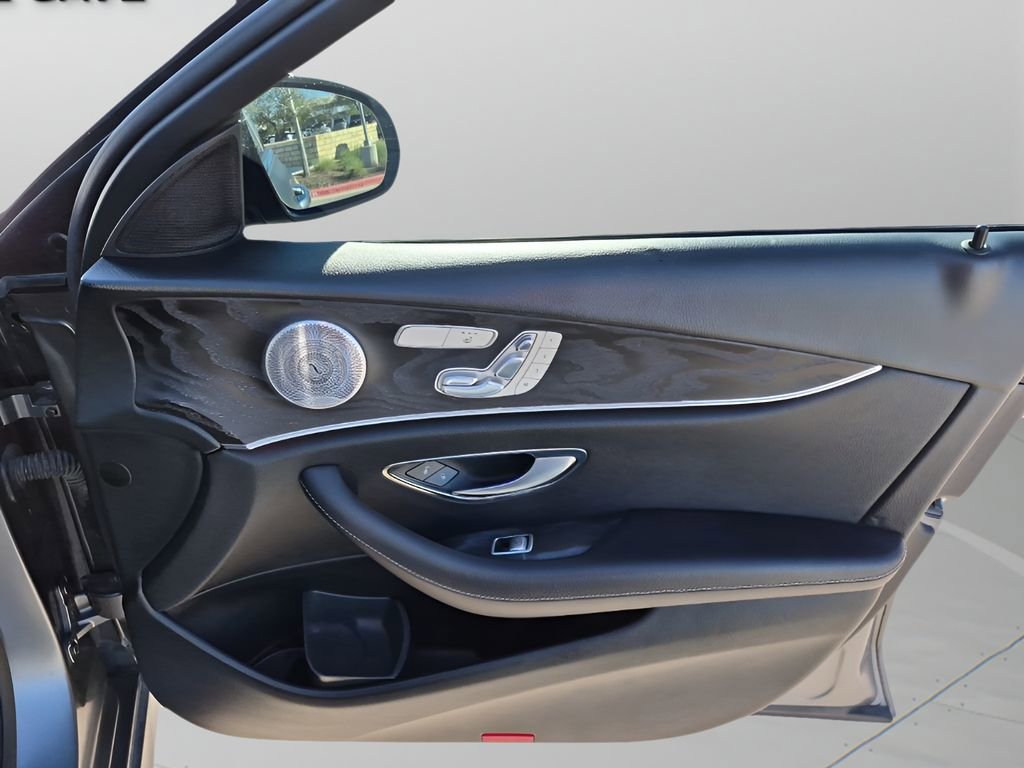 Used 2018 Mercedes-Benz E 300 image 13
