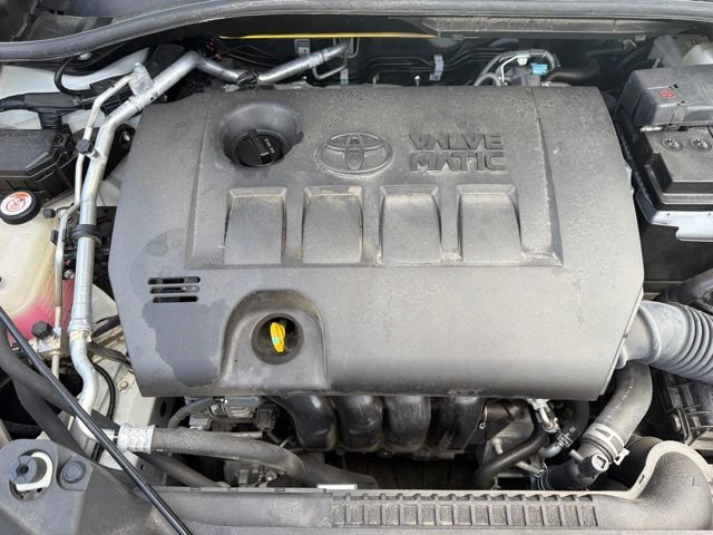 Used 2019 Toyota C-HR LE FWD image 29