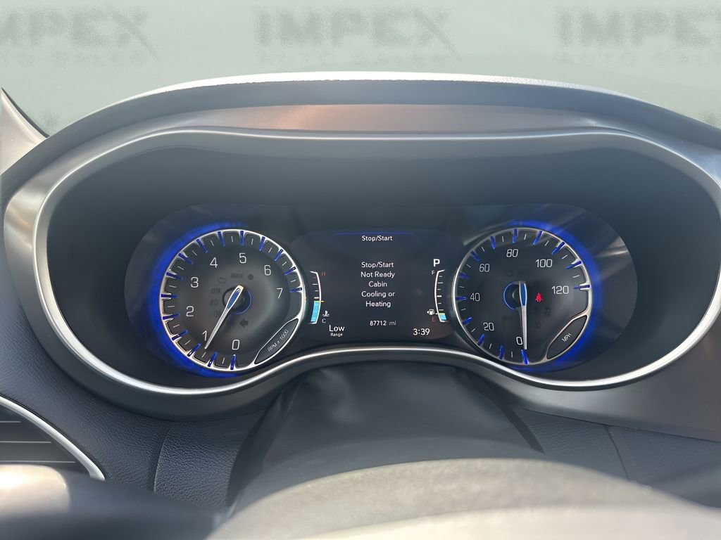 Used 2021 Chrysler Pacifica Touring-L image 21