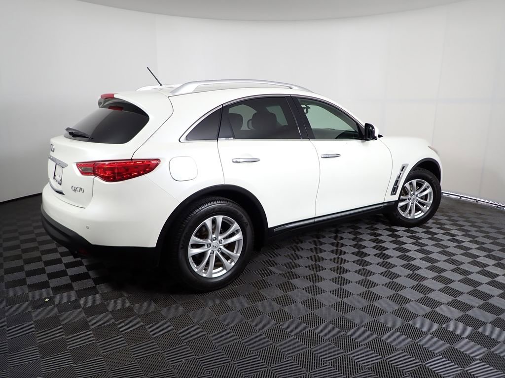 Used 2017 INFINITI QX70 AWD w/ Premium Package image 18
