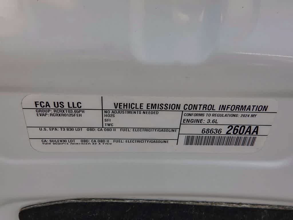Used 2024 Chrysler Pacifica Premium FWD image 27