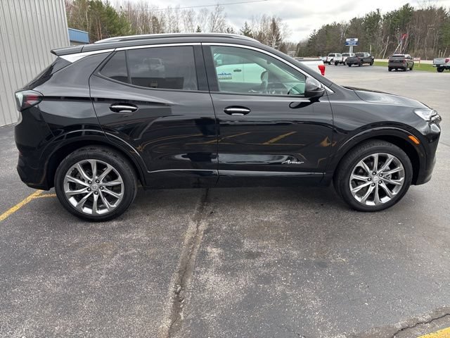 Used 2024 Buick Encore GX Avenir w/ Avenir Convenience Package AWD/4WD image 4