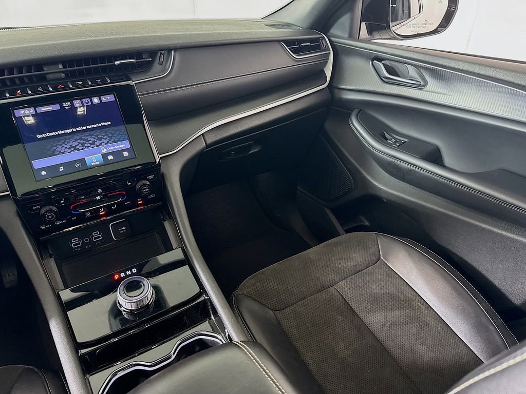 Used 2023 Jeep Grand Cherokee Altitude image 23