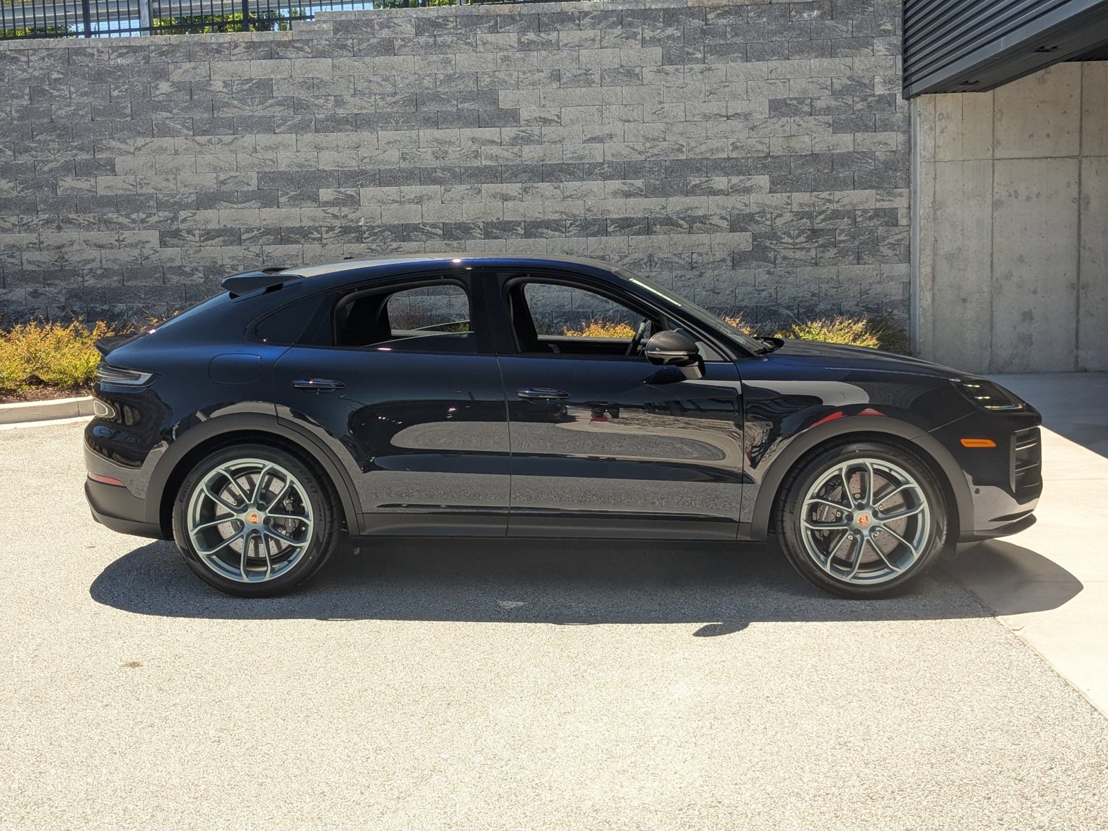 New 2026 Porsche Cayenne Turbo GT AWD/4WD image 8
