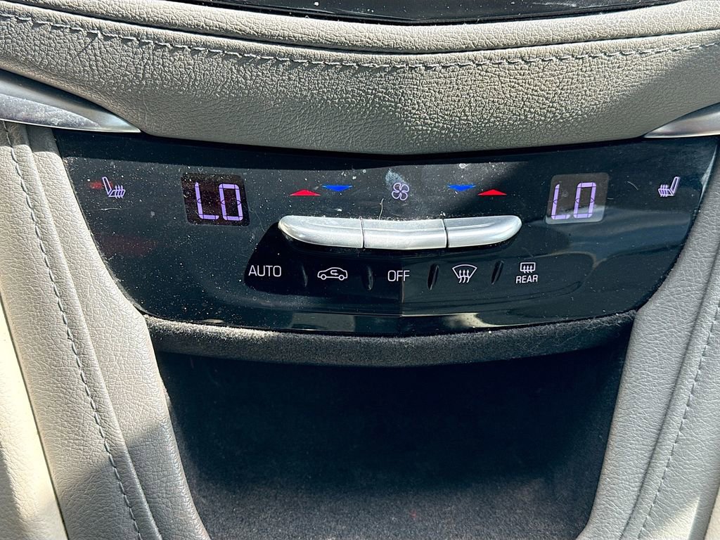 Used 2018 Cadillac XT5 Luxury w/ Driver Awareness Package image 17