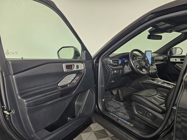 Used 2020 Ford Explorer Platinum w/ Premium Technology Package image 23