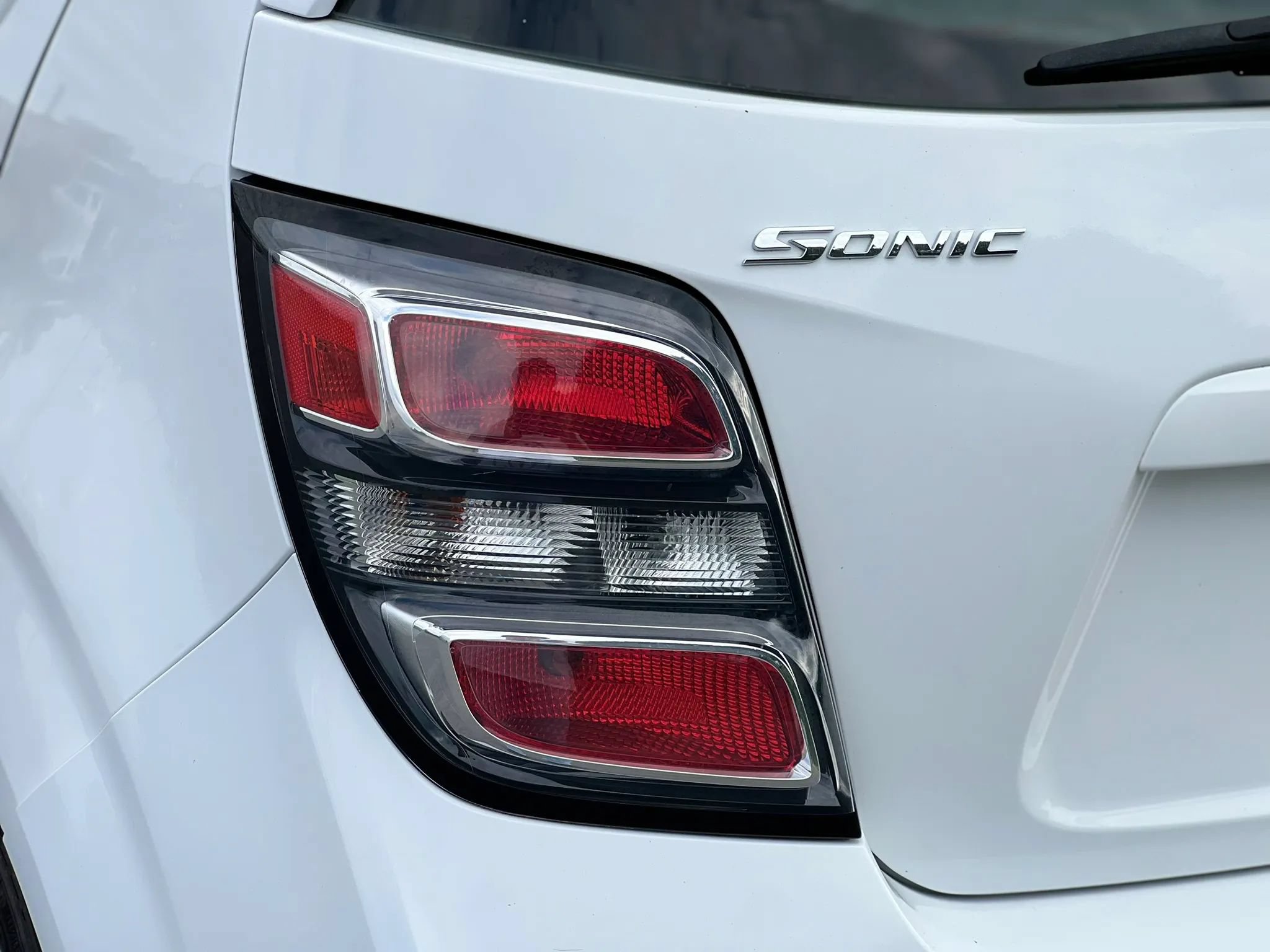 Used 2017 Chevrolet Sonic LT FWD image 11