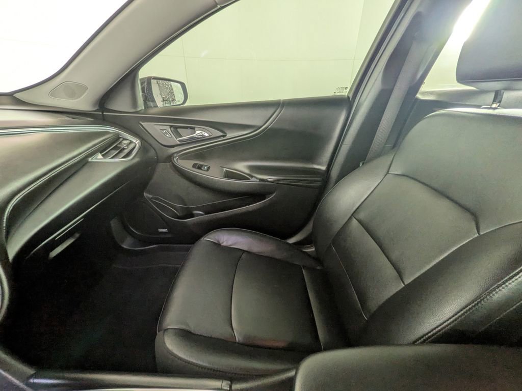 Used 2017 Chevrolet Malibu LT w/ Leather Package image 28