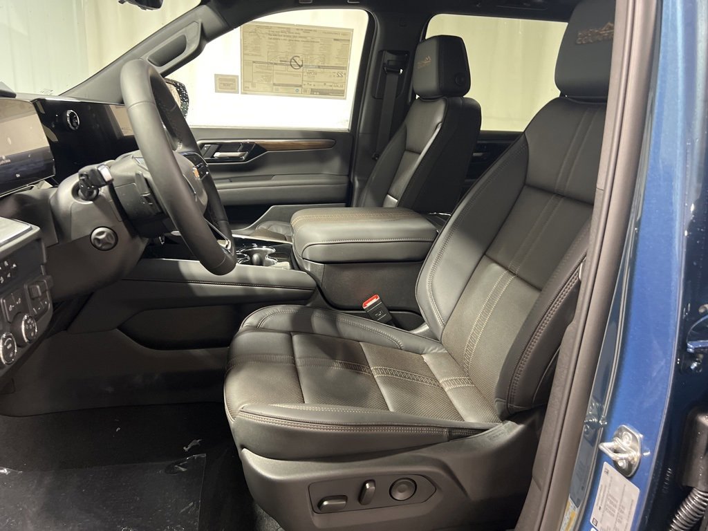 New 2026 Chevrolet Suburban High Country image 5