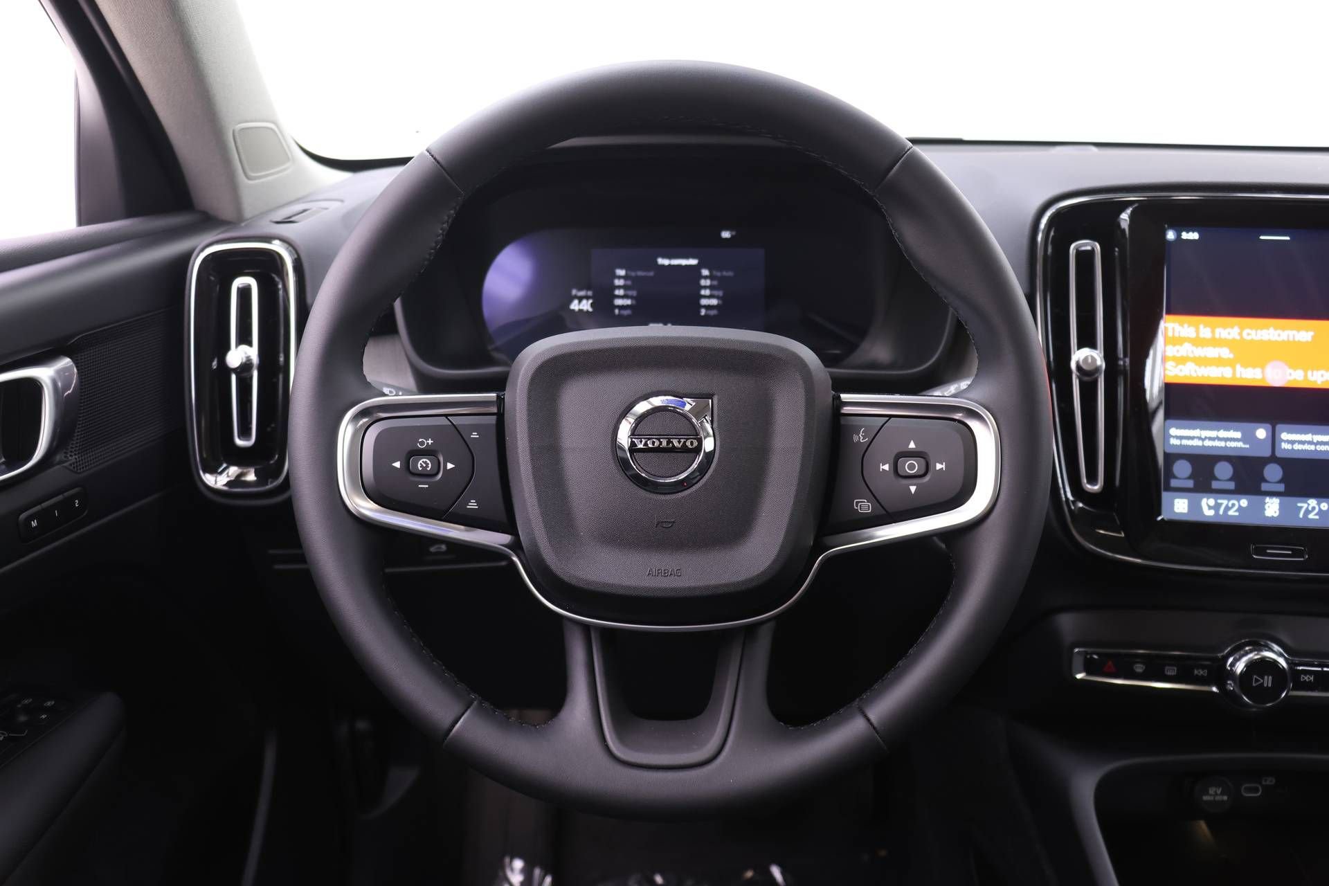 New 2026 Volvo XC40 B5 Core w/ Climate Package AWD/4WD image 14