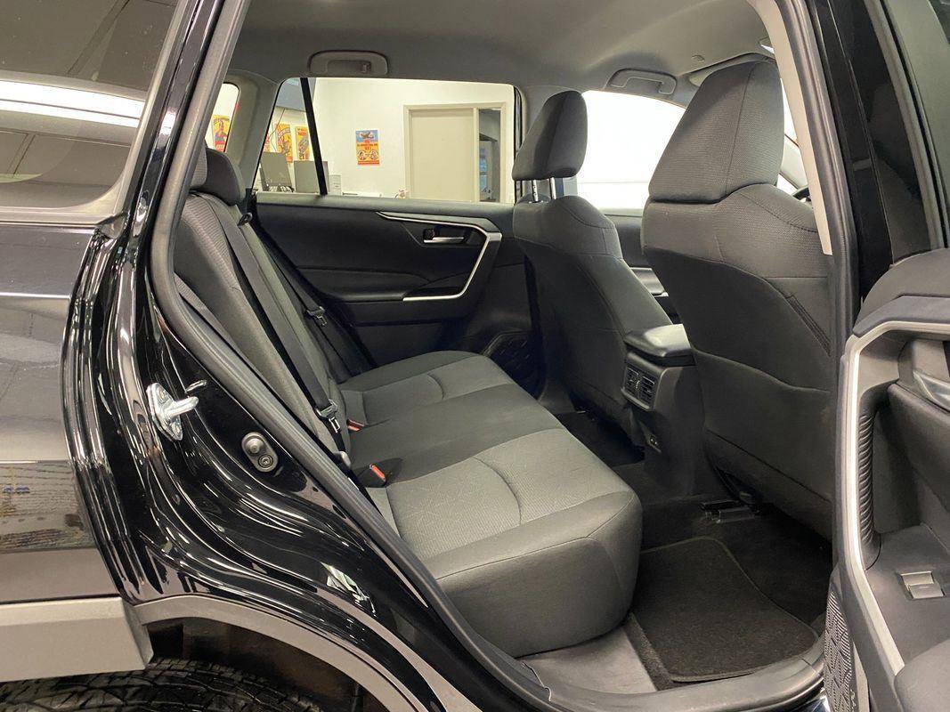 Used 2025 Toyota RAV4 XLE image 14