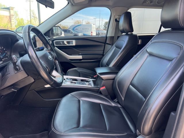 Used 2021 Ford Explorer XLT w/ Equipment Group 202A AWD/4WD image 23
