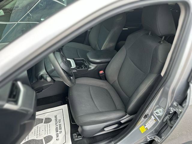 Used 2021 Toyota RAV4 LE image 12