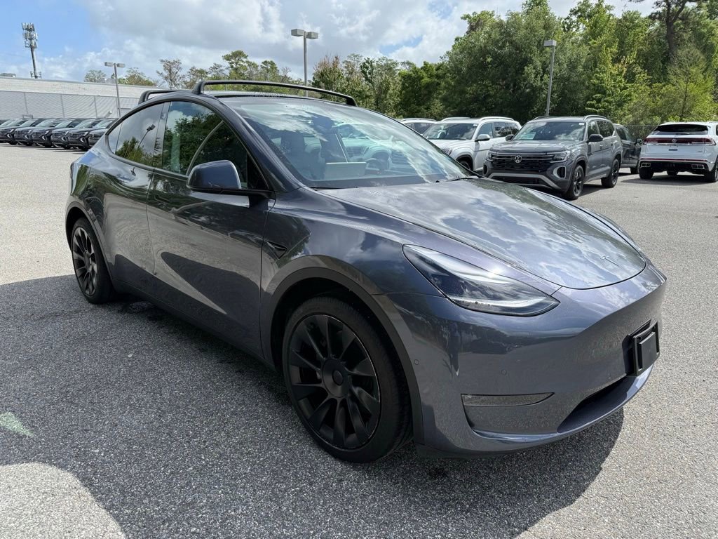 Used 2022 Tesla Model Y Long Range image 3