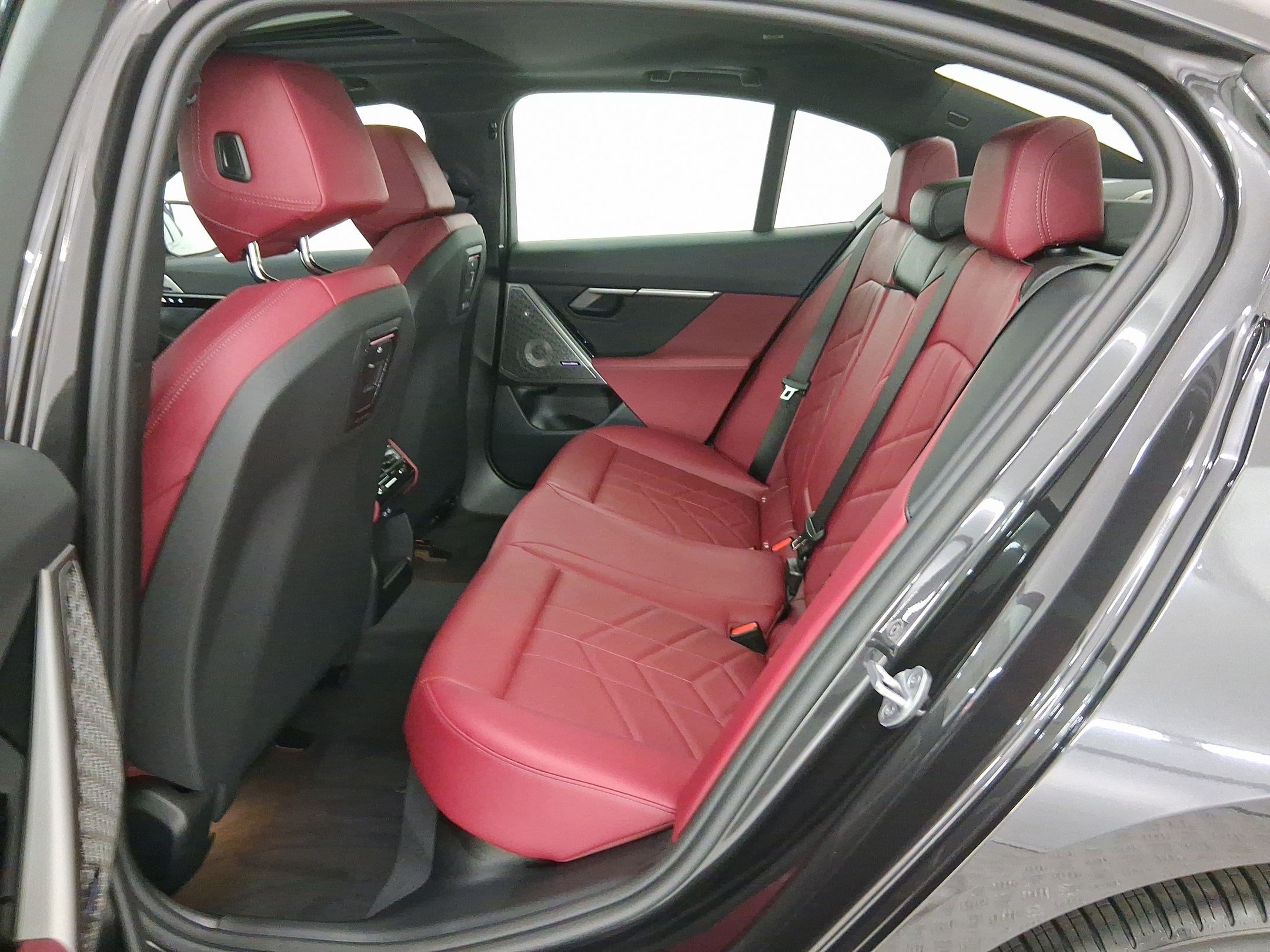 New 2026 BMW 530i w/ M Sport Package RWD image 21