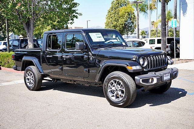 New 2025 Jeep Gladiator Sport S image 6