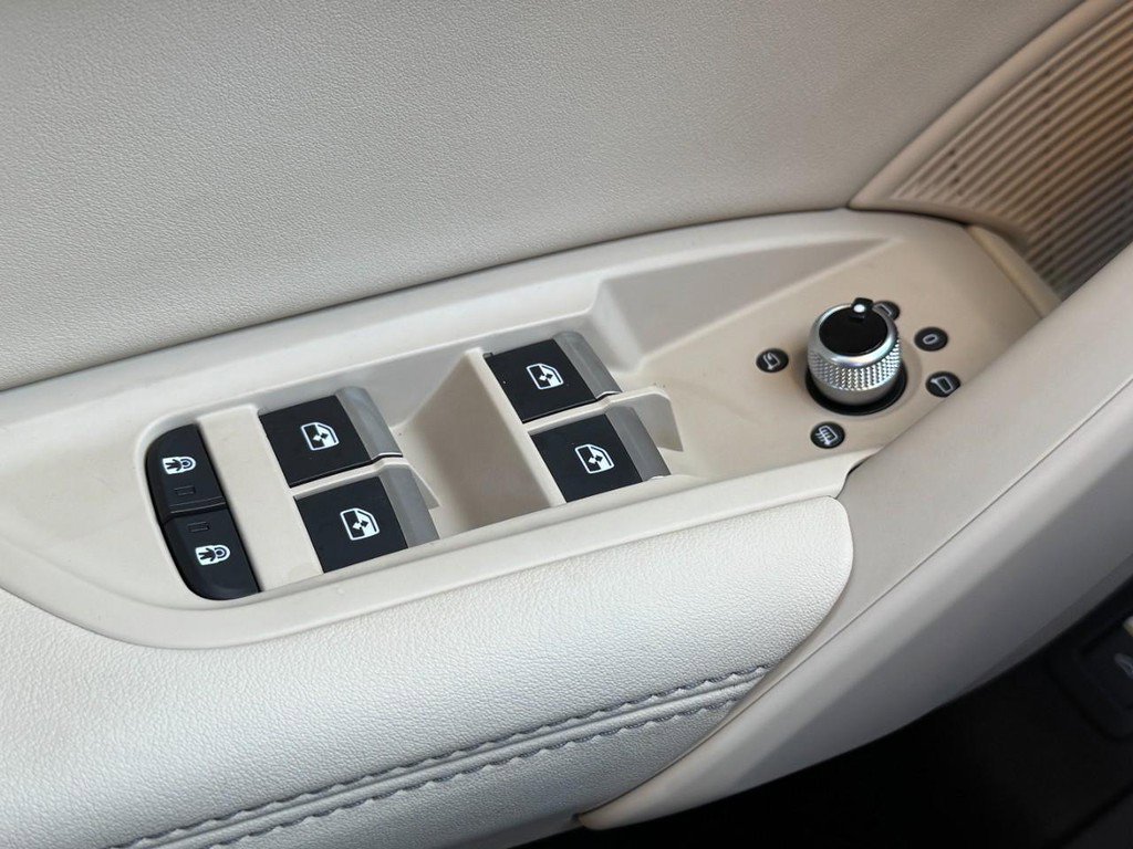 Used 2025 Audi Q5 2.0T Premium Plus image 23