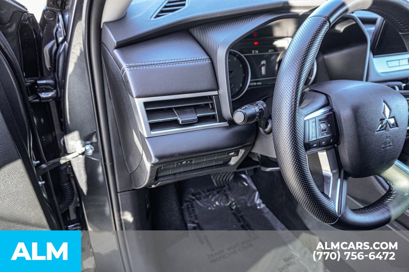 Used 2025 Mitsubishi Outlander SE image 38