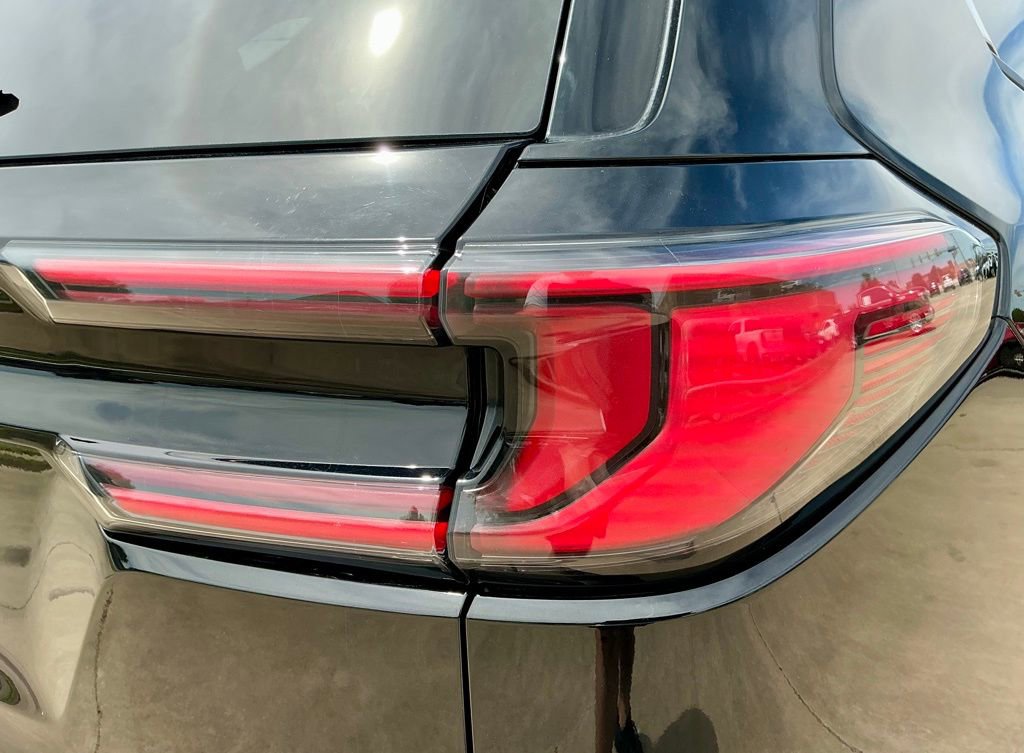 Used 2025 GMC Acadia Elevation image 16