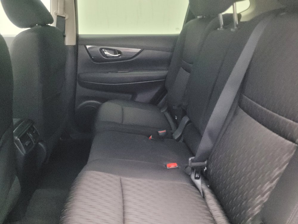 Used 2019 Nissan Rogue S w/ Special Edition Package FWD image 18
