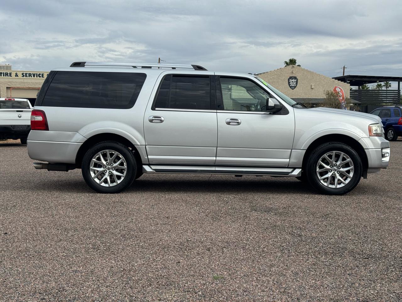 Used 2017 Ford Expedition EL Limited image 13