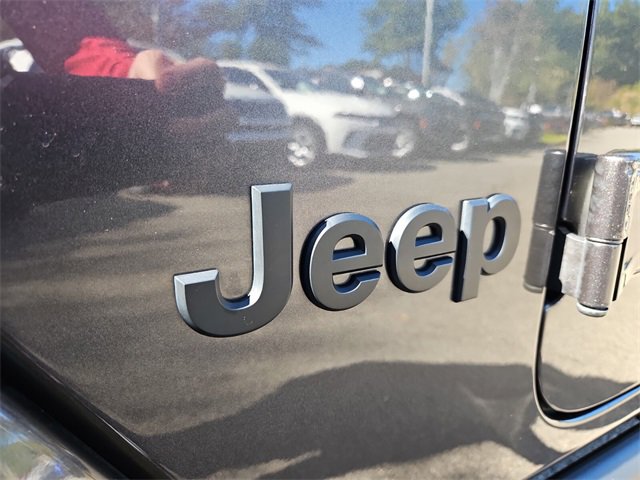 Used 2024 Jeep Gladiator Sport image 25