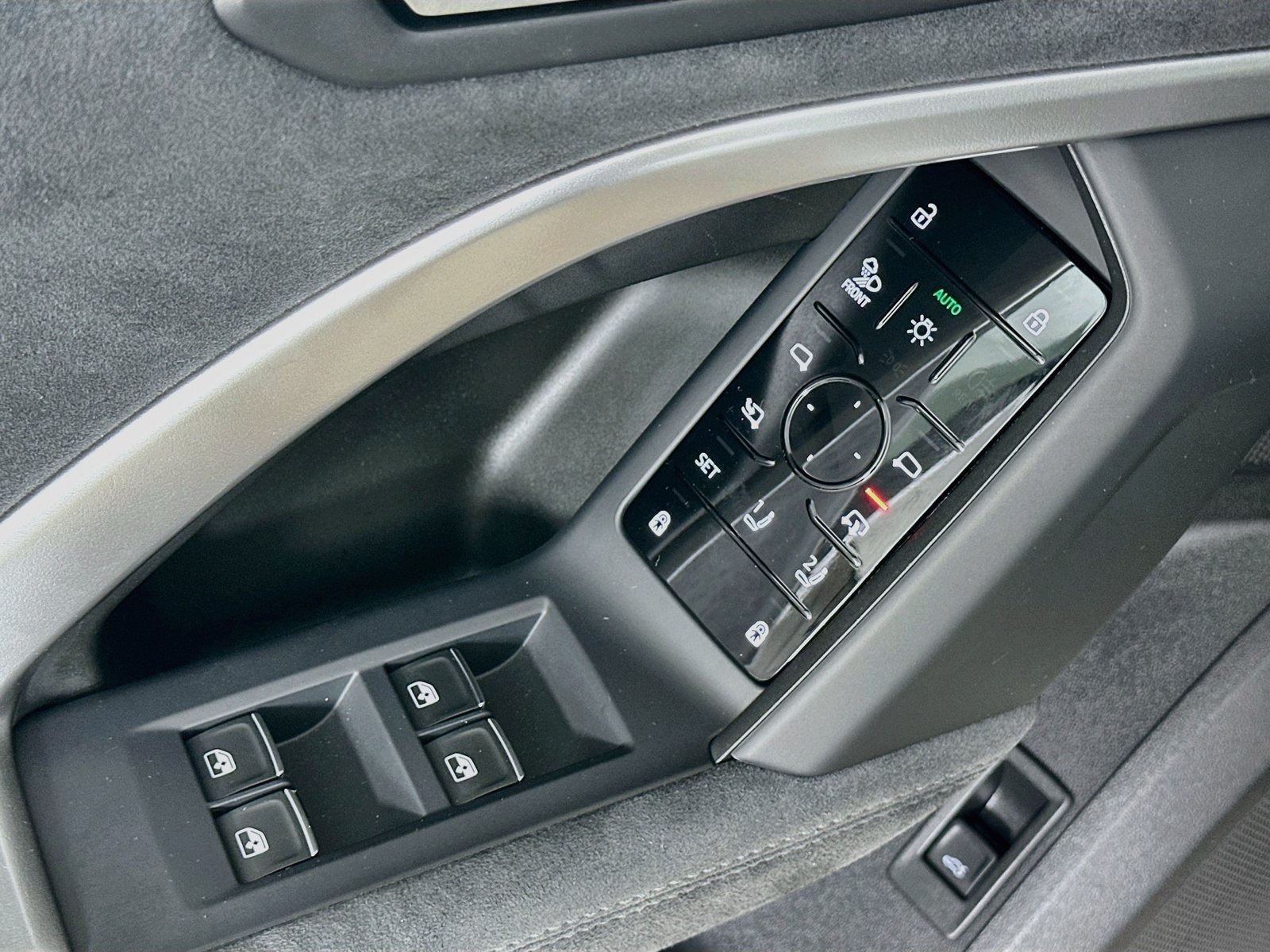 New 2026 Audi SQ5 Premium Plus AWD/4WD image 17