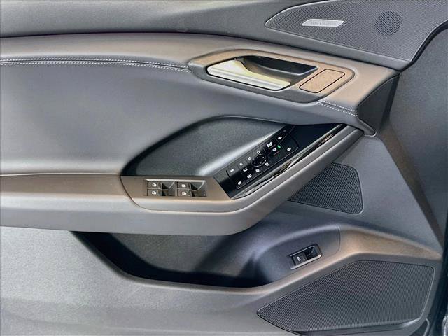 New 2027 Audi SQ6 e-tron Premium Plus AWD/4WD image 15