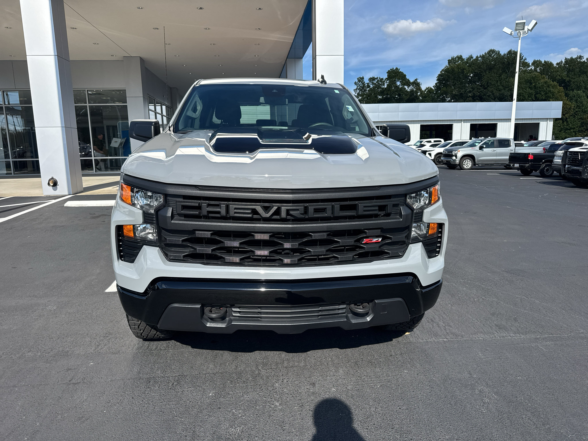 Used 2024 Chevrolet Silverado 1500 Custom Trail Boss AWD/4WD image 2