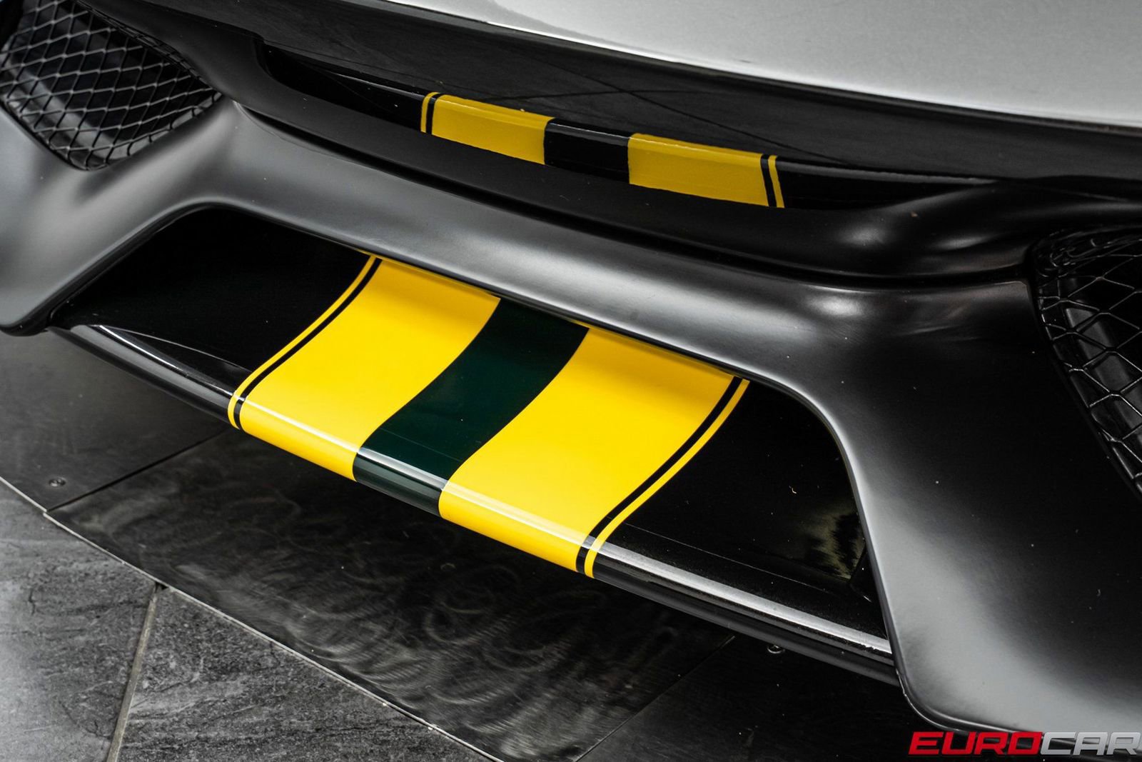 Used 2020 Ferrari 488 Pista Coupe image 14