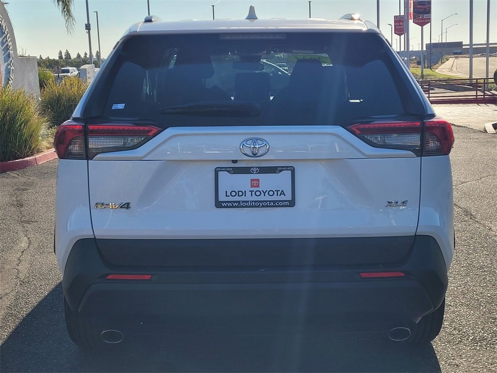 Used 2024 Toyota RAV4 XLE image 5
