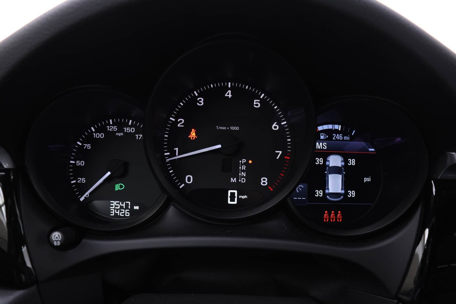 Used 2025 Porsche Macan AWD/4WD image 13