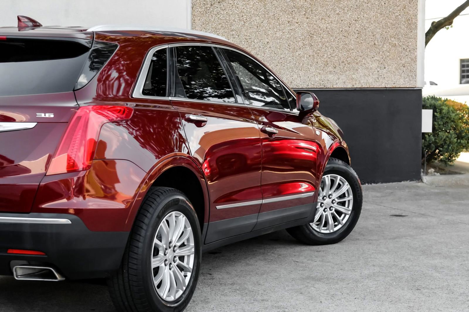 Used 2018 Cadillac XT5 FWD image 11