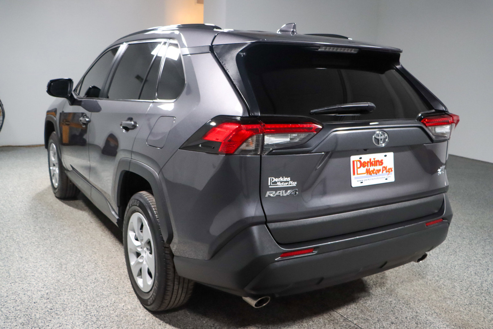 Used 2022 Toyota RAV4 XLE image 9