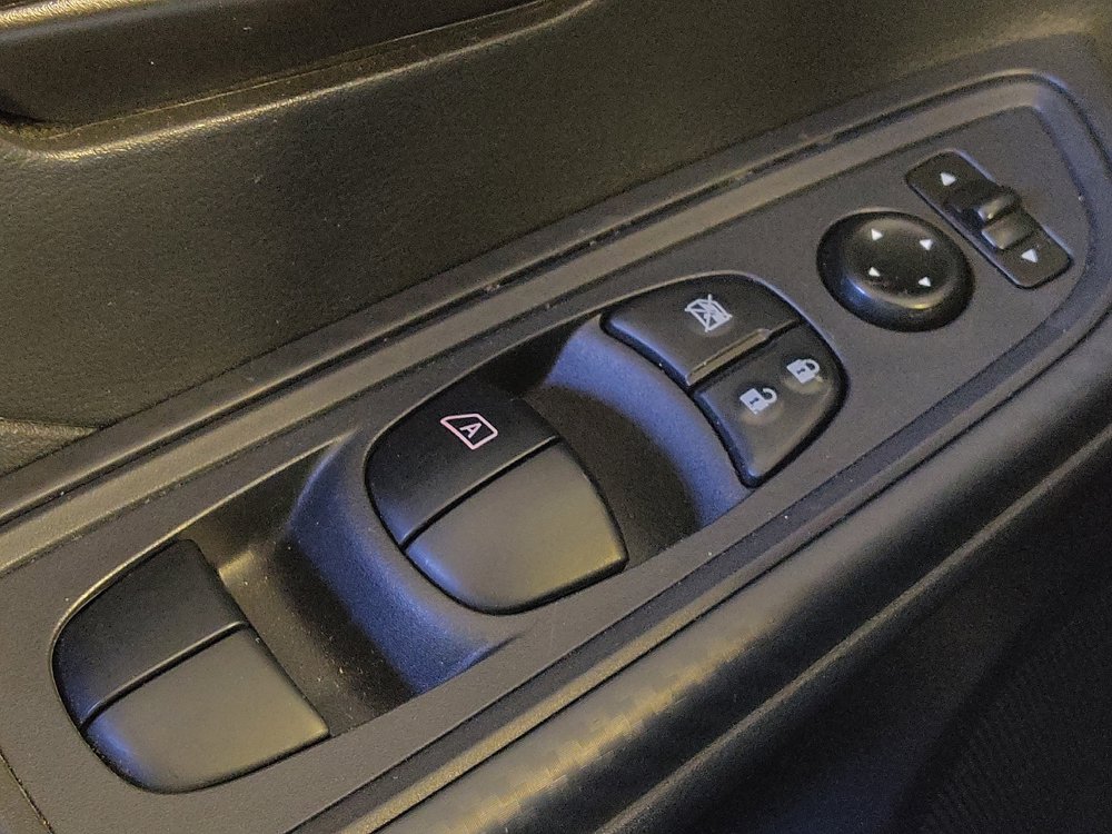 Used 2023 Nissan Versa S FWD image 27