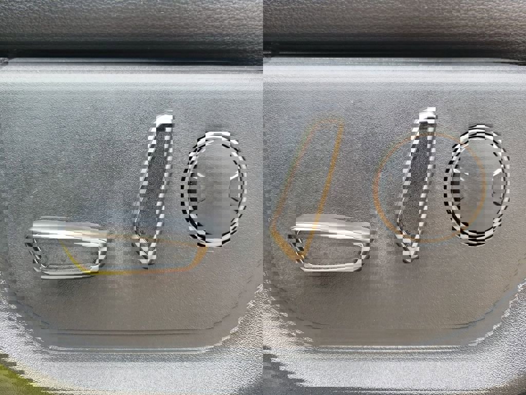 Used 2018 Ford F150 Raptor w/ Equipment Group 802A Luxury image 18