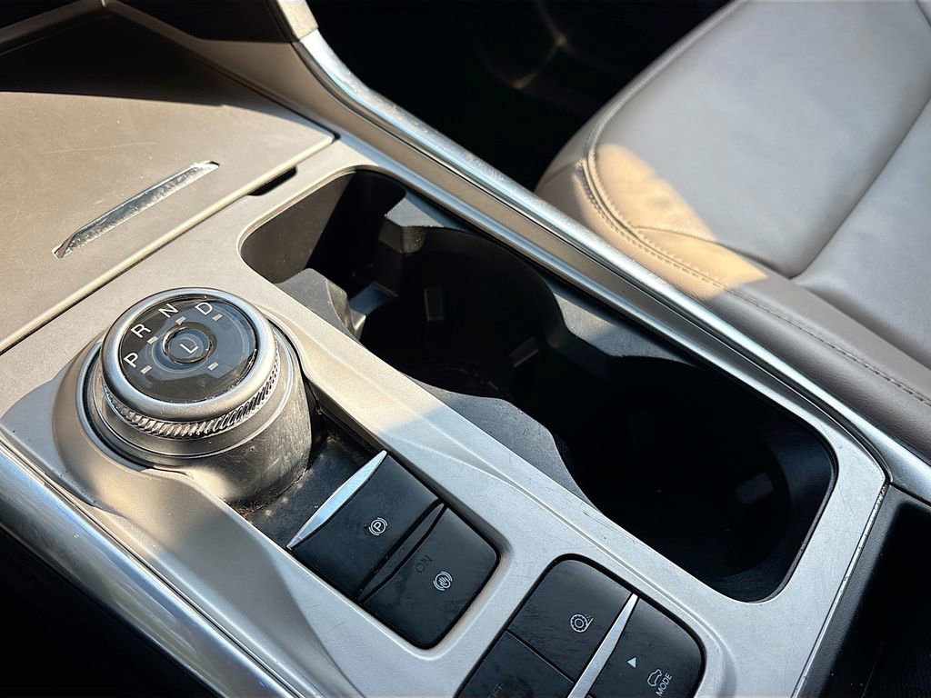 Used 2024 Ford Explorer XLT w/ Equipment Group 202A image 16