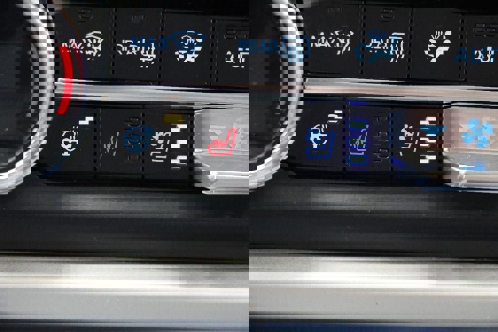 Used 2024 Ford Expedition XLT image 25