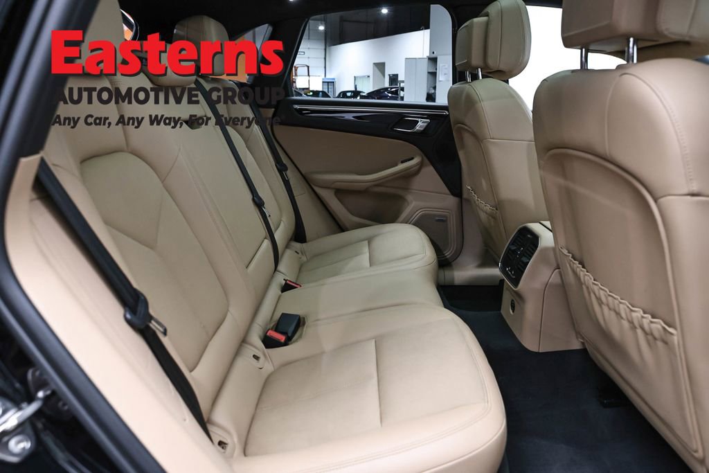 Used 2022 Porsche Macan AWD/4WD image 24