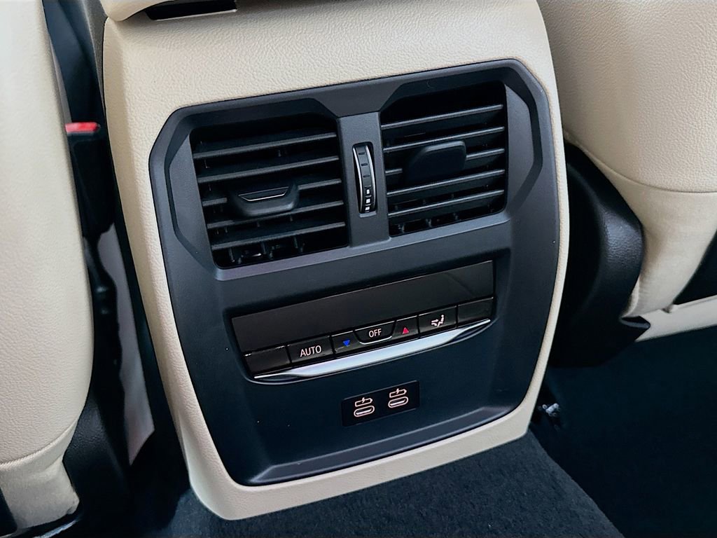 New 2026 BMW 330i xDrive Sedan w/ Premium Package image 33