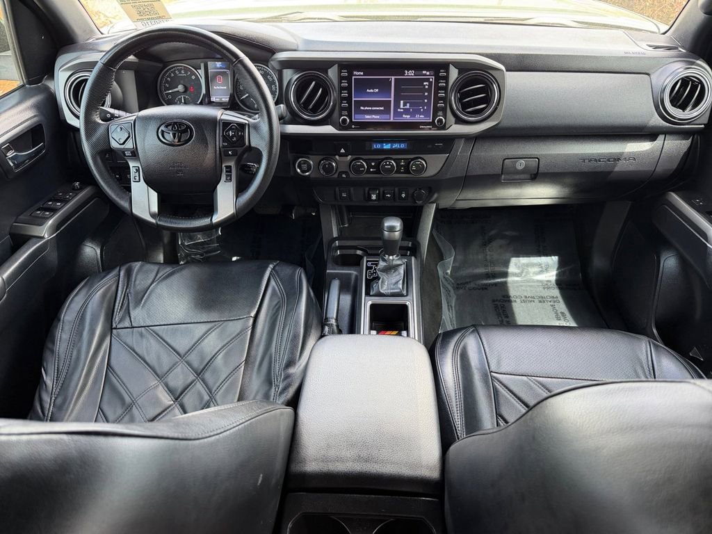 Used 2021 Toyota Tacoma TRD Off-Road image 11