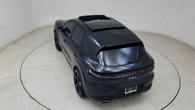 Used 2025 Porsche Cayenne w/ Premium Package image 82