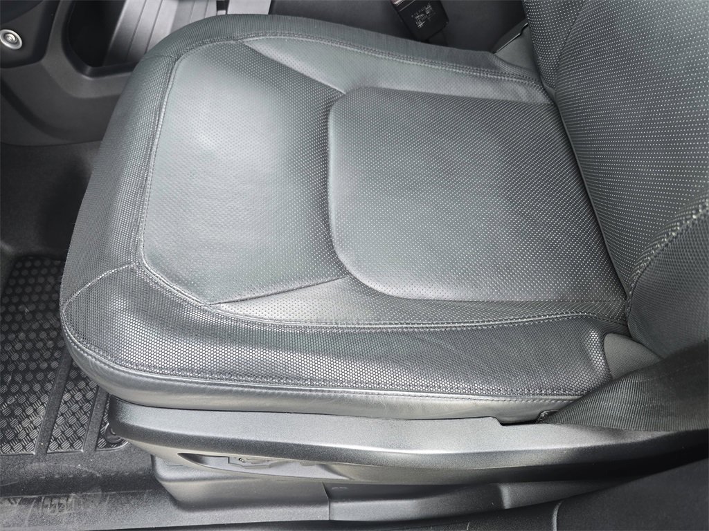 Used 2023 Land Rover Defender 110 X-Dynamic SE image 30